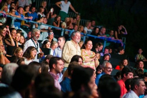 ctv-uzo-20082015inigo-mendez-de-vigoinmanol-arias-y-sandra-garcia-sanjuan--en-palco-presindecialconcierto-de-alejandro-sanz-en-stalitefoto-gabriel-derri