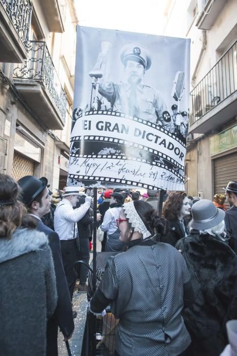 Set mil persones desborden els carrers de Sallent en un Carnaval multitudinari