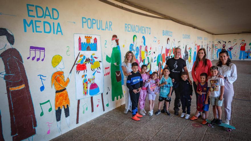EN VÍDEO | La música colorea los muros del colegio de Los Colorines