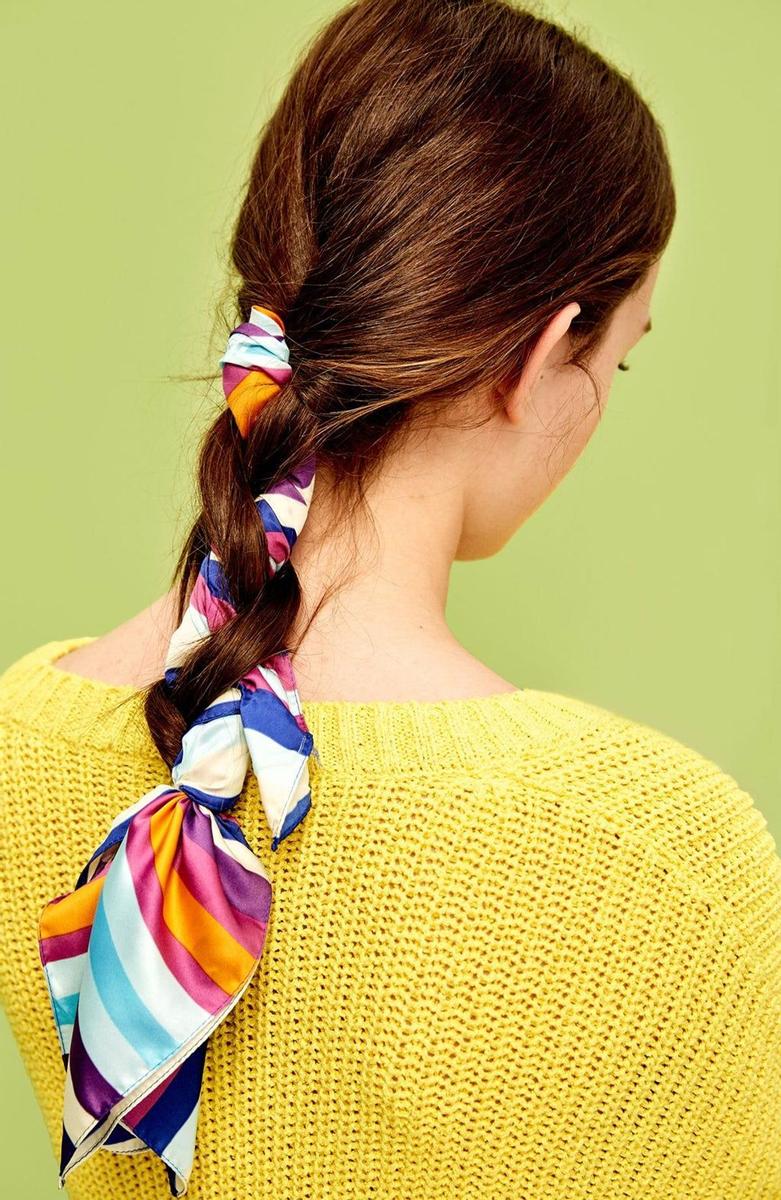 Los mejores accesorios para el pelo: pañuelo rayas