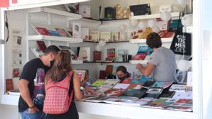 La Setmana del Llibre en Català fa 40 anys reafirmant la seva vocació davant el mar