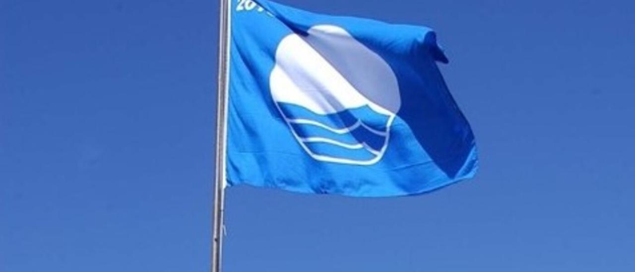 La playa más visitada de Lanzarote se queda sin Bandera Azul 2024: este es el motivo
