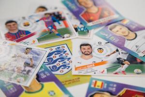 Varios cromos de las colecciones de LaLiga 2022/2023 y del Mundial de Qatar 2022.