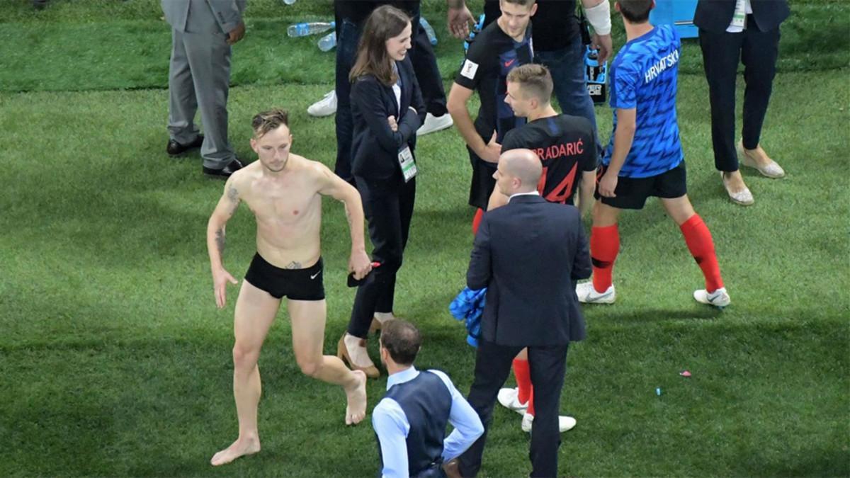 Rakitic, durante la celebración tras el partido