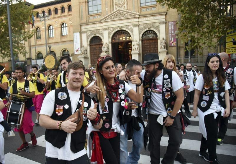 Las peñas de la Federación vuelven a tomar la calle en su maratón de charangas