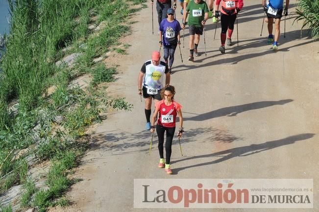 Marcha Nórdica en la mota del río Segura