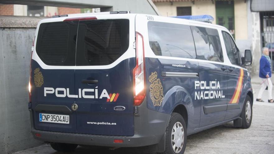 Furgón de la Policía Nacional.