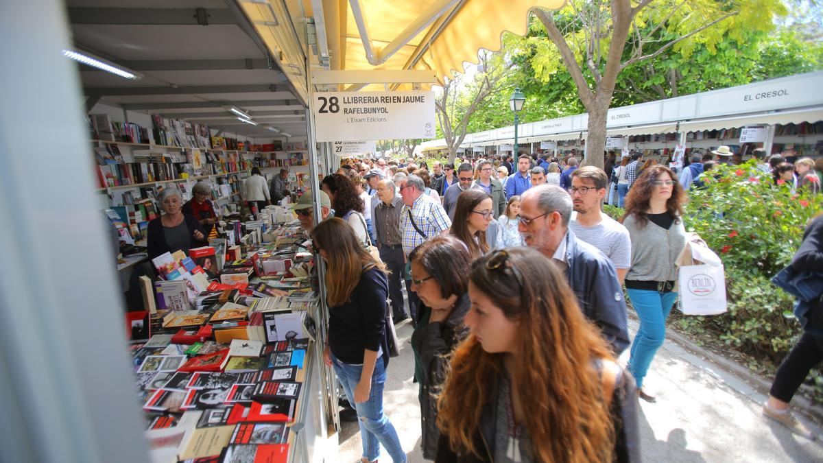 La Fira del Llibre en Viveros.