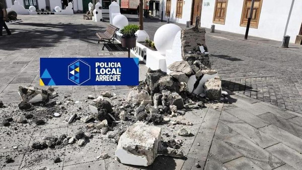 Daños provocados este miércoles en la renovada Plaza de Las Palmas, junto a la iglesia de San Ginés, en Arrecife