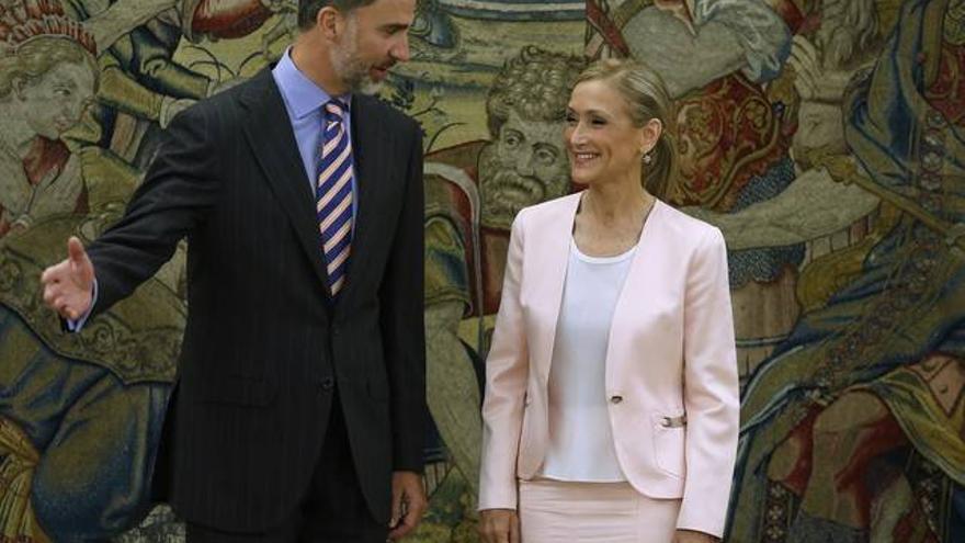 El Rey recibe este viernes a Cifuentes y Carmena en la Zarzuela