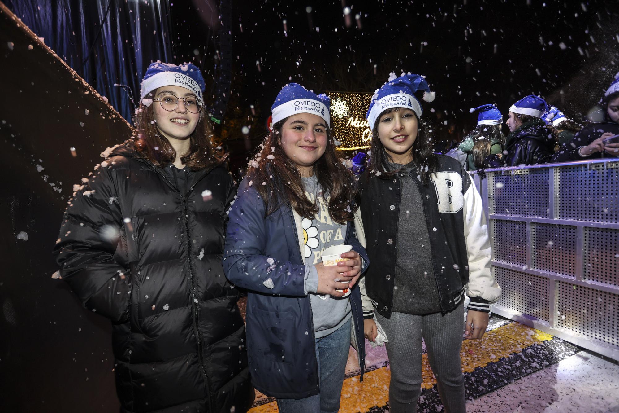 En imágenes: así fue el encendido de las luces de Navidad en Oviedo