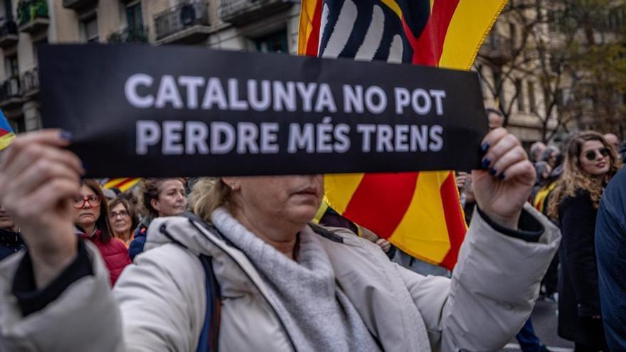 Un mes de l’accident de Gelida: un 25% menys d'usuaris a Rodalies, 700.000 moviments més al Metro i un 5% més de cotxes