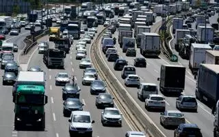 Un autocar salva a una menor bajo un puente de la AP-7 tras un intento de suicidio