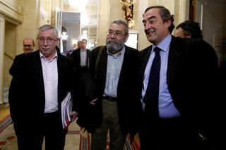 Rajoy insta a sindicatos y patronal a presentar un acuerdo sobre medidas laborales para Reyes