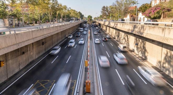 Las obras de cobertura de la Ronda de Dalt cortan un carril por sentido hasta el 24 de agosto