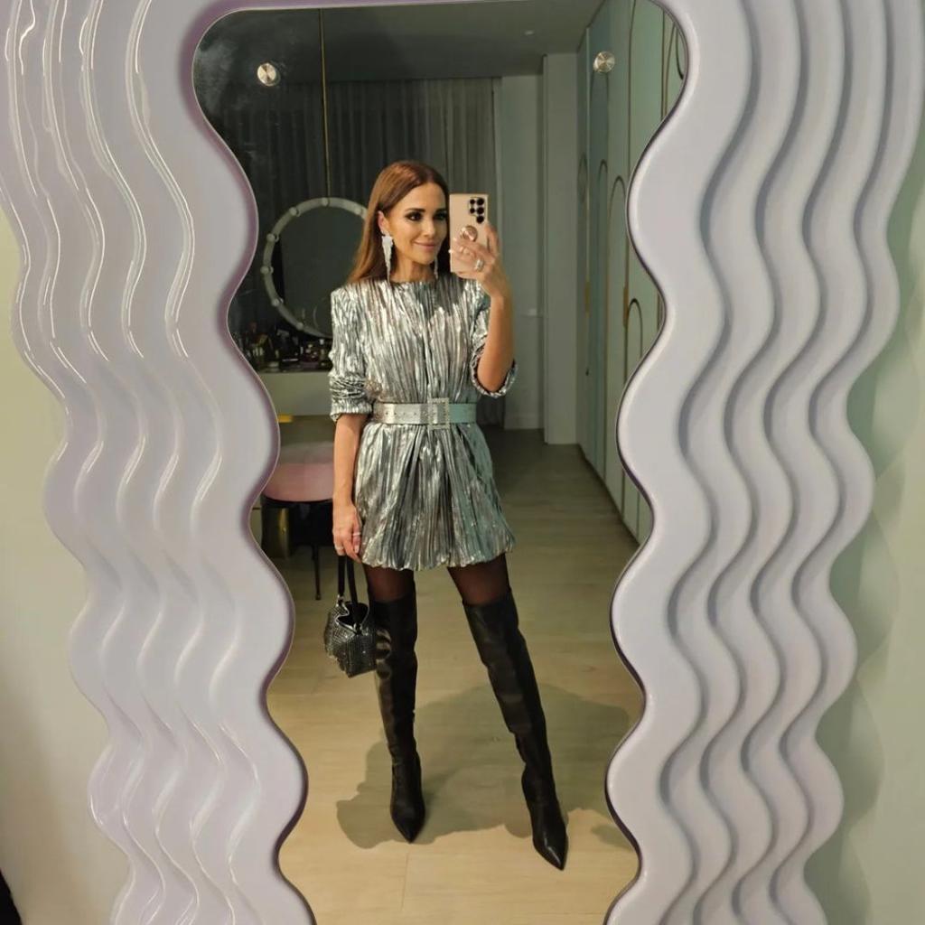 Paula Echevarría 'curvy mirror'