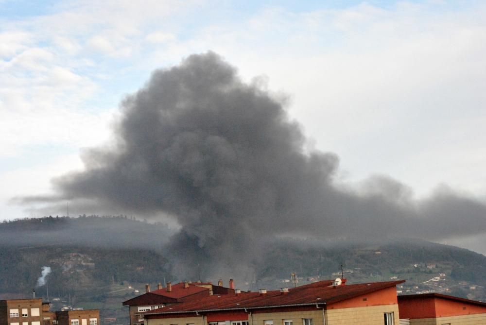 Incendio en un local de Oviedo