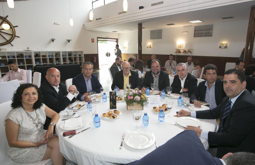 De izquierda a derecha, Almudena Gonzalo (directora general de Jovempa); Javier Mondéjar (Cámara de Comercio); Andrés Sevila (secretario general de la Cámara de Comercio); Fernando Casado (presidente de la Comisión de Competitividad de la AITA); Joaquín Garrido (vicepresidente de Cepyme); Rafael Espuch (Cámara de Comercio); Carlos Mazón (director de la Cámara de Comercio); y Rafael Regalado (Cámara de Comercio).