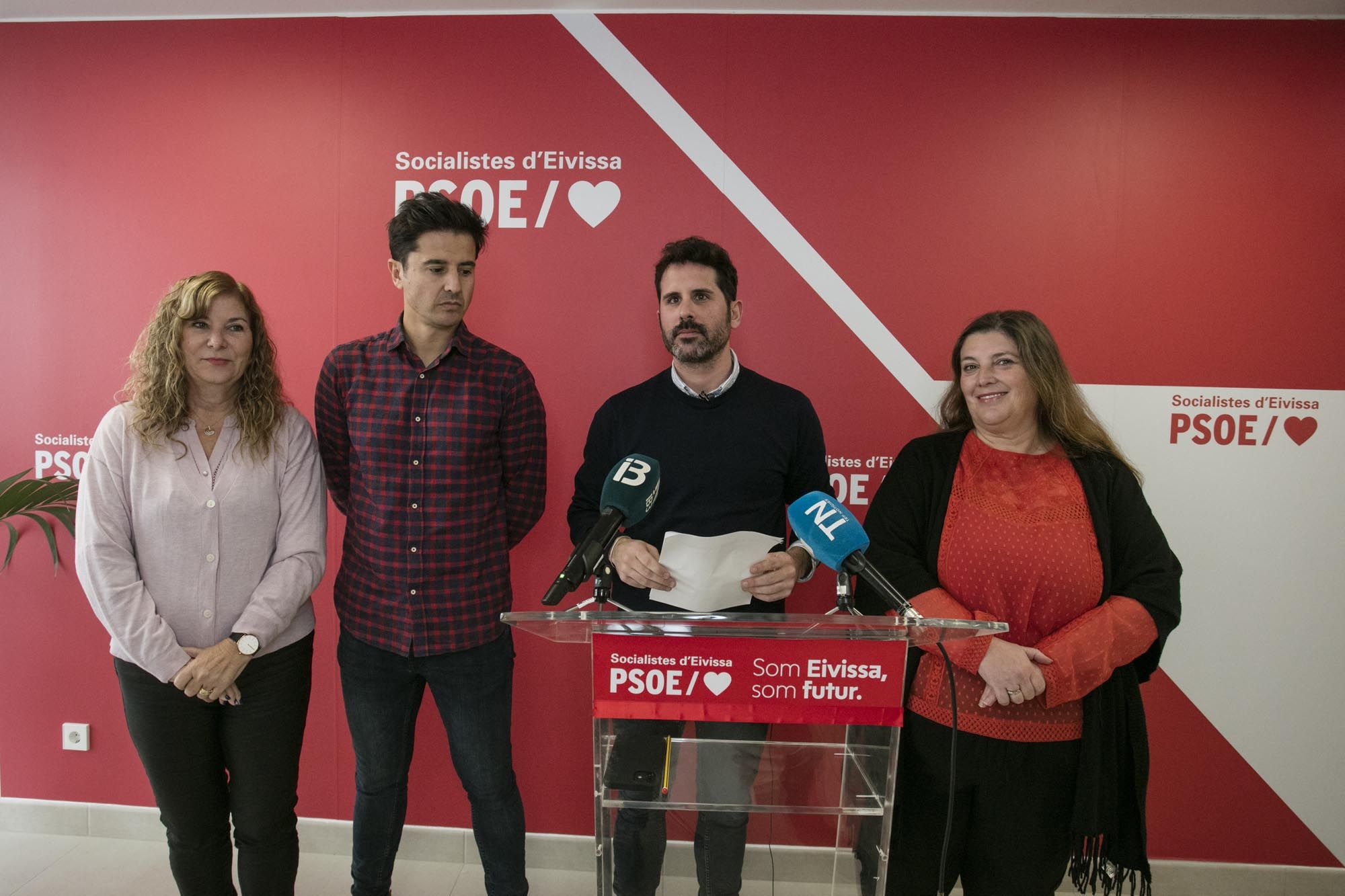 Imágenes de la rueda de prensa de PSOE-Reinicia que anunció que no aprobará las cuentas municipales para 2023 de Sant Antoni