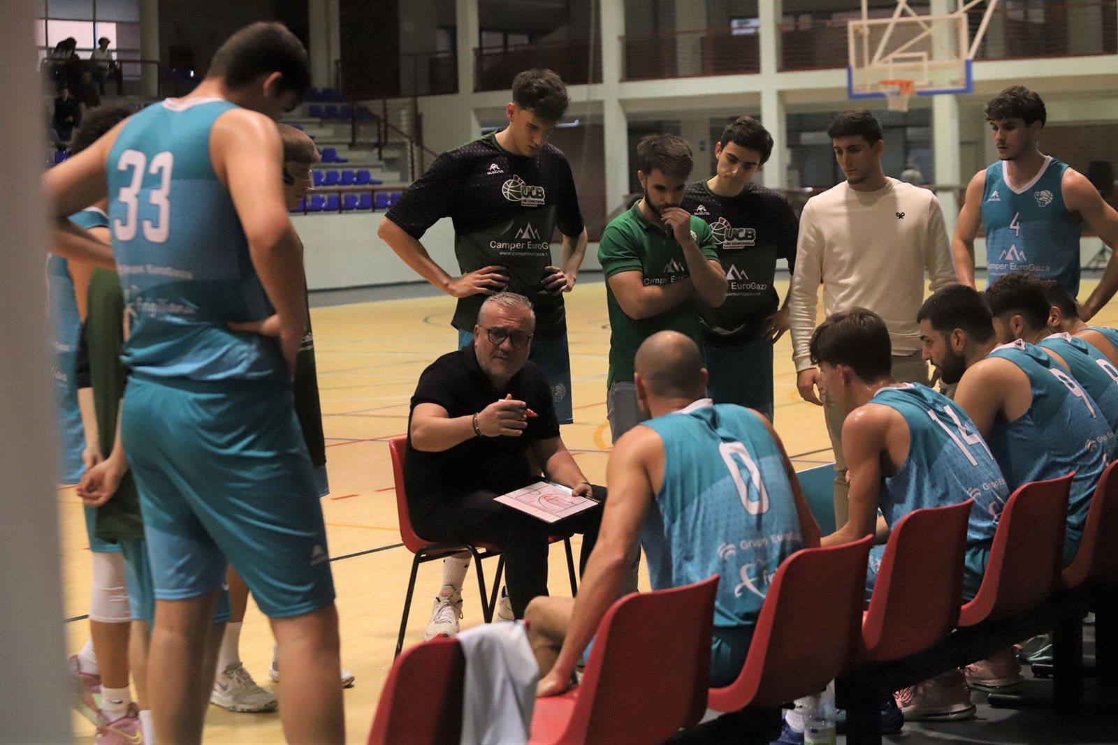 Las imágenes del Camper Eurogaza UCB ante el Linense en la Liga EBA