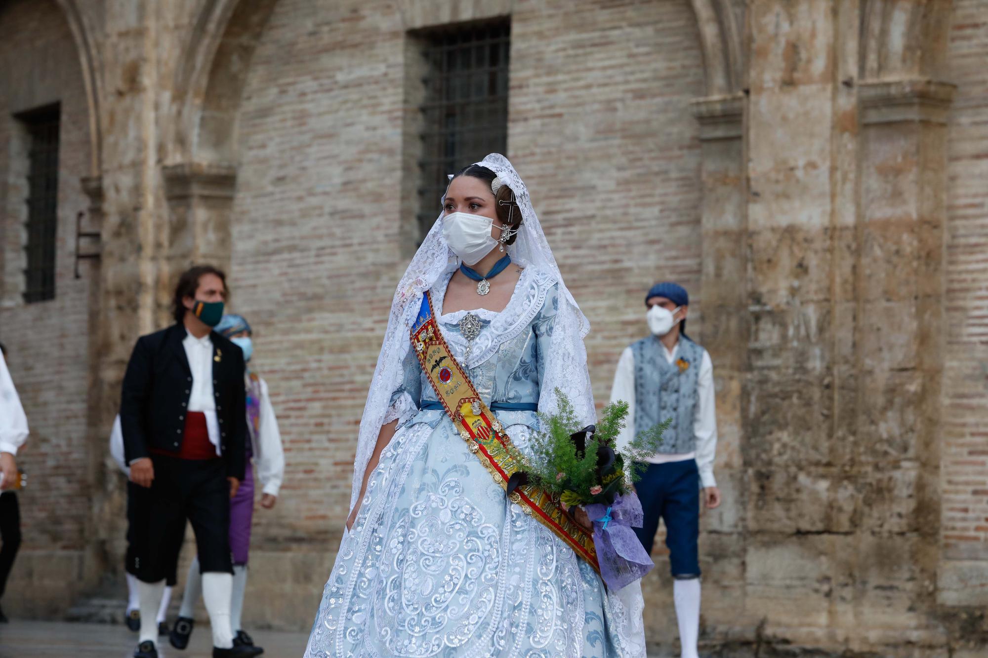 Búscate en el segundo día de Ofrenda por la calle del Mar (entre las 18.00 y las 19.00 horas).