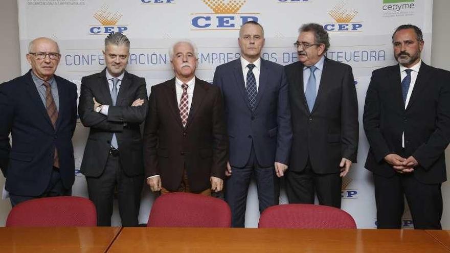El nuevo equipo directivo de la patronal de Pontevedra. // Ricardo Grobas