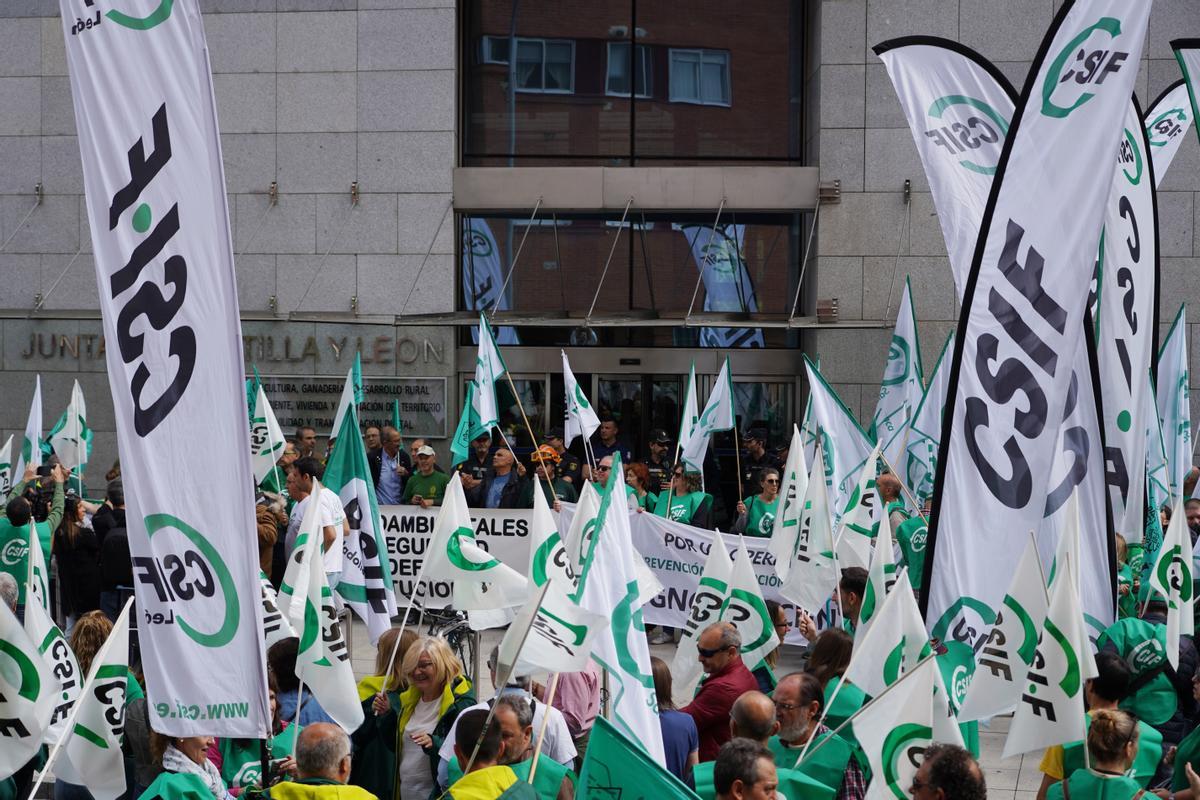 Protesta de los trabajadores del operativo de incendios.