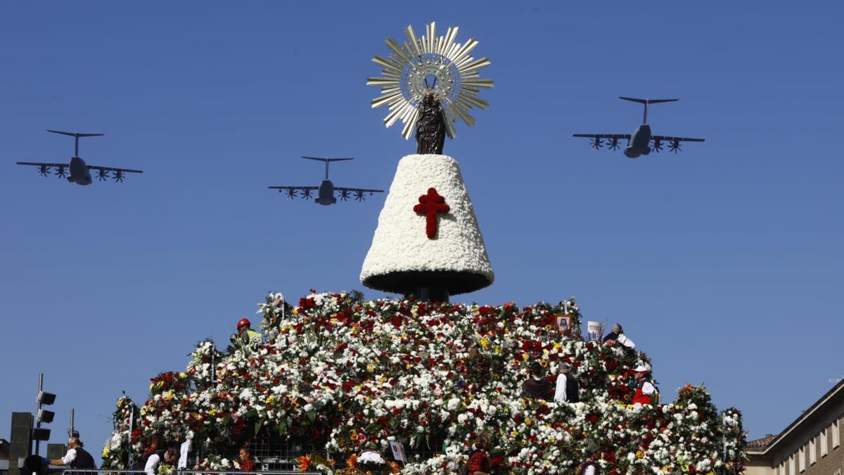 En imágenes | La Ofrenda de Flores a la Virgen del Pilar 2023 (I)