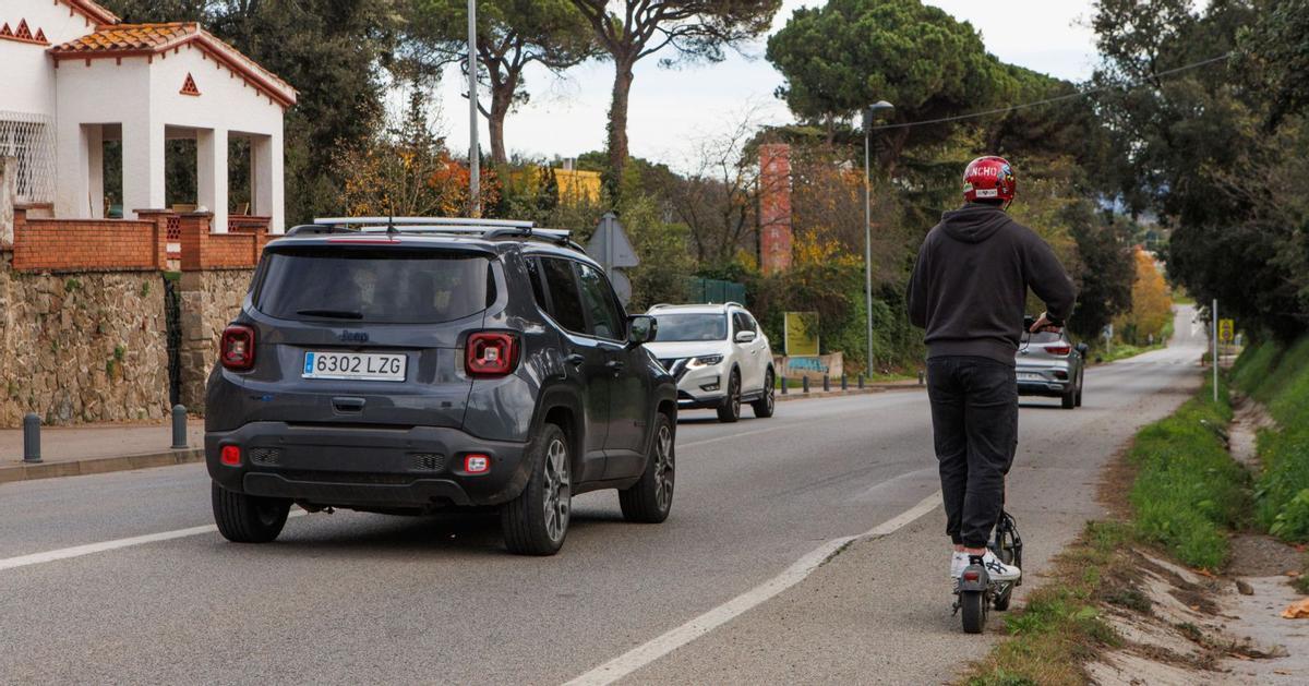 Els patinets surten de la ciutat