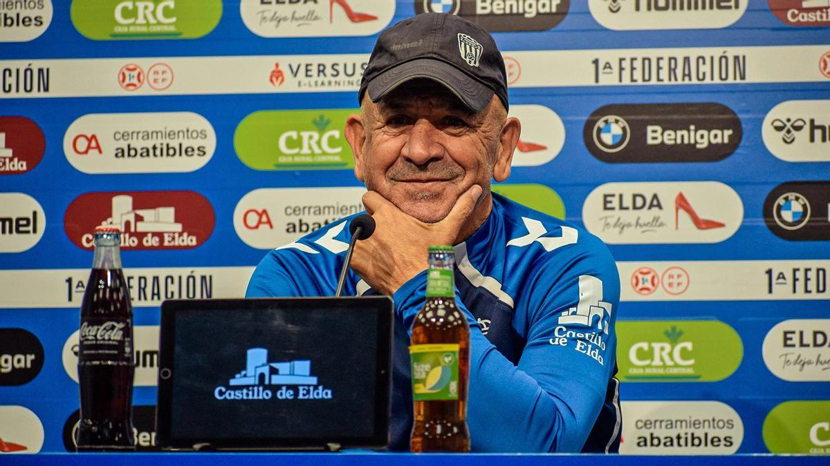 Claudio Barragán, entrenador del Eldense, en imagen de archivo.