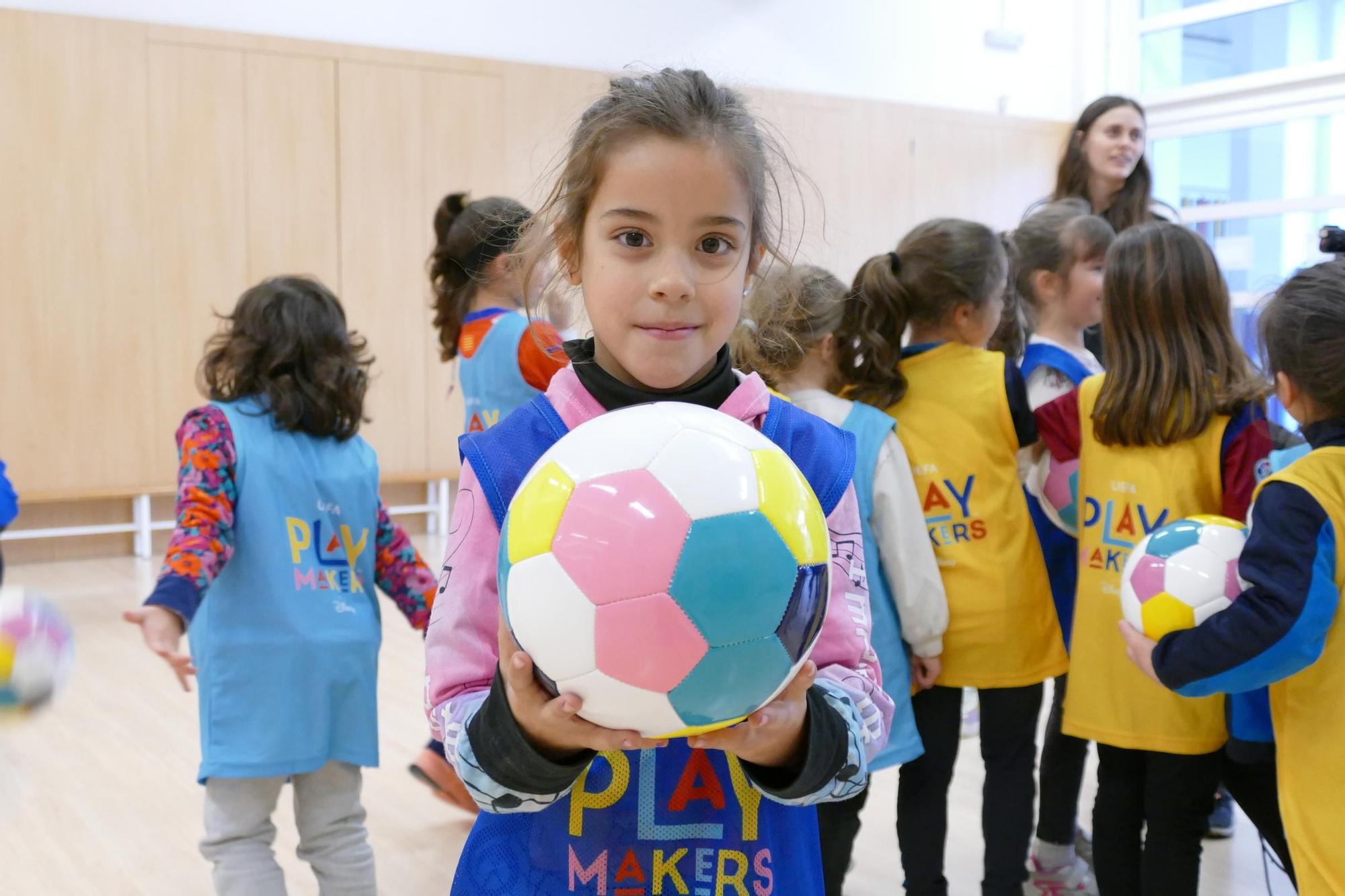 Les Playmakers d’Escolàpies Figueres reben la visita de la Federació Catalana de Futbol