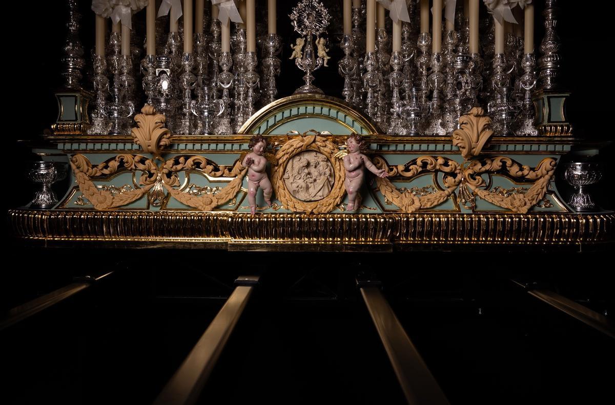 Frontal del nuevo cajillo de la Virgen de Dolores y Esperanza, de la hermandad de Humildad y Paciencia.
