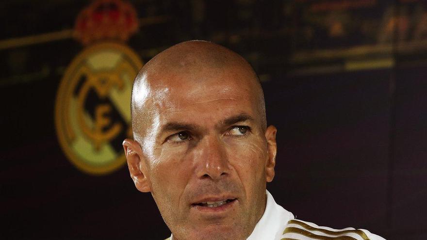 Zidane: &quot;El club siempre me ha respaldado, me siento confiado&quot;