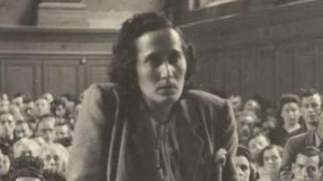 Mercedes Núñez durante su intervención en el juicio contra la Gestapo. / FdV/EDAF