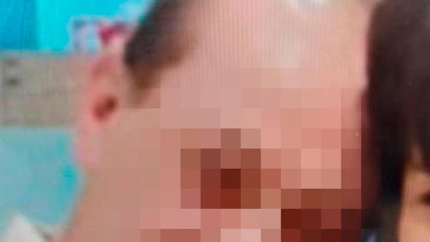 El exnovio investigado, un camarero "callado" en paradero desconocido