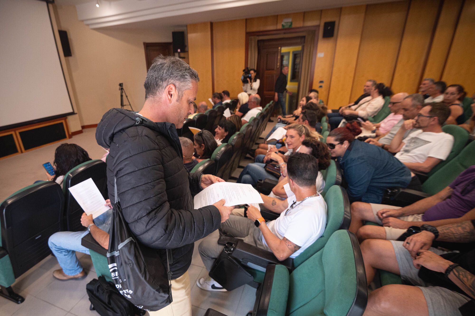 Asamblea de trabajadores del sector turístico en Tenerife
