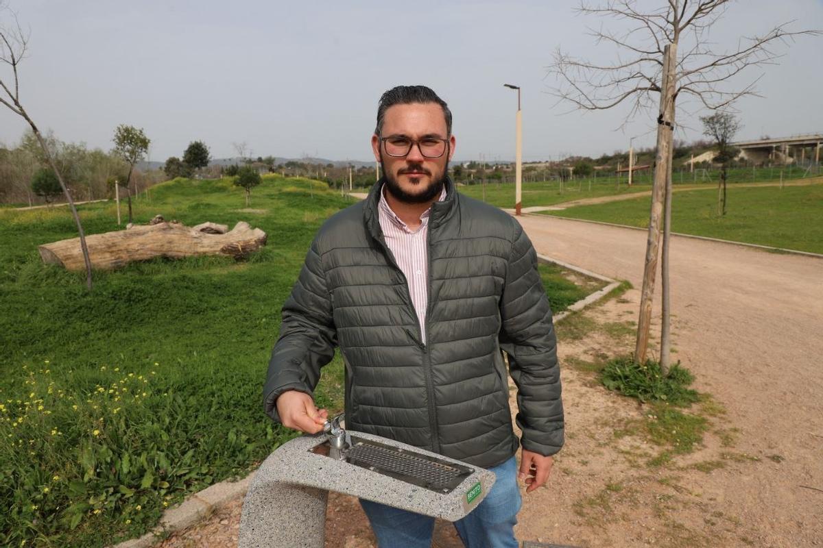 El viceportavoz de Hacemos Córdoba en el Ayuntamiento de Córdoba, en el Parque de Levante.