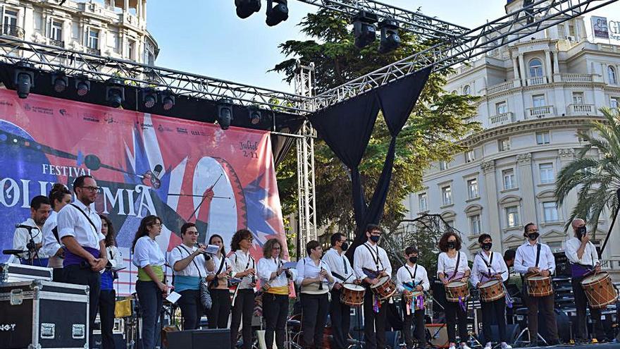 Pinets al Festival Poliritmia. federació coordinadora de muixerangues
