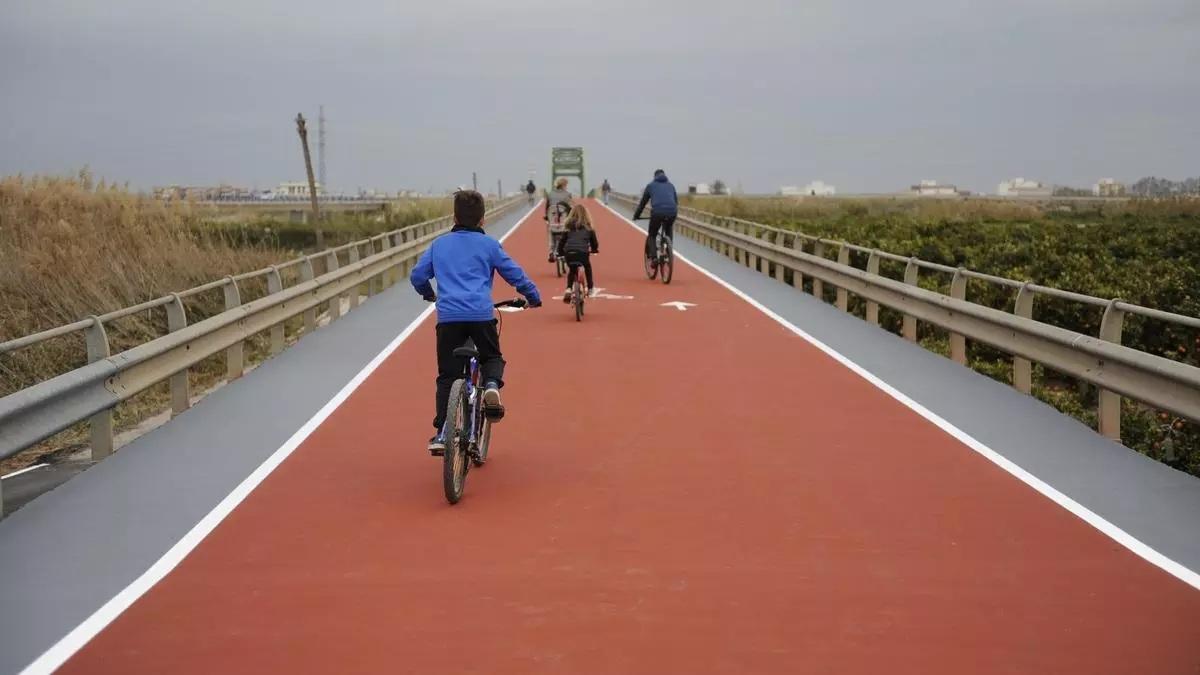 5,5 metros de ancho y carril bici