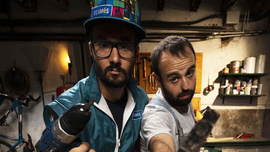 Jair Domínguez i Peyu en una imatge promocional de Bricoheroes