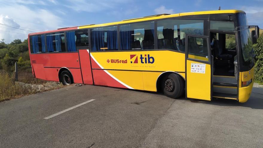 Wendemanöver von Bus misslingt völlig