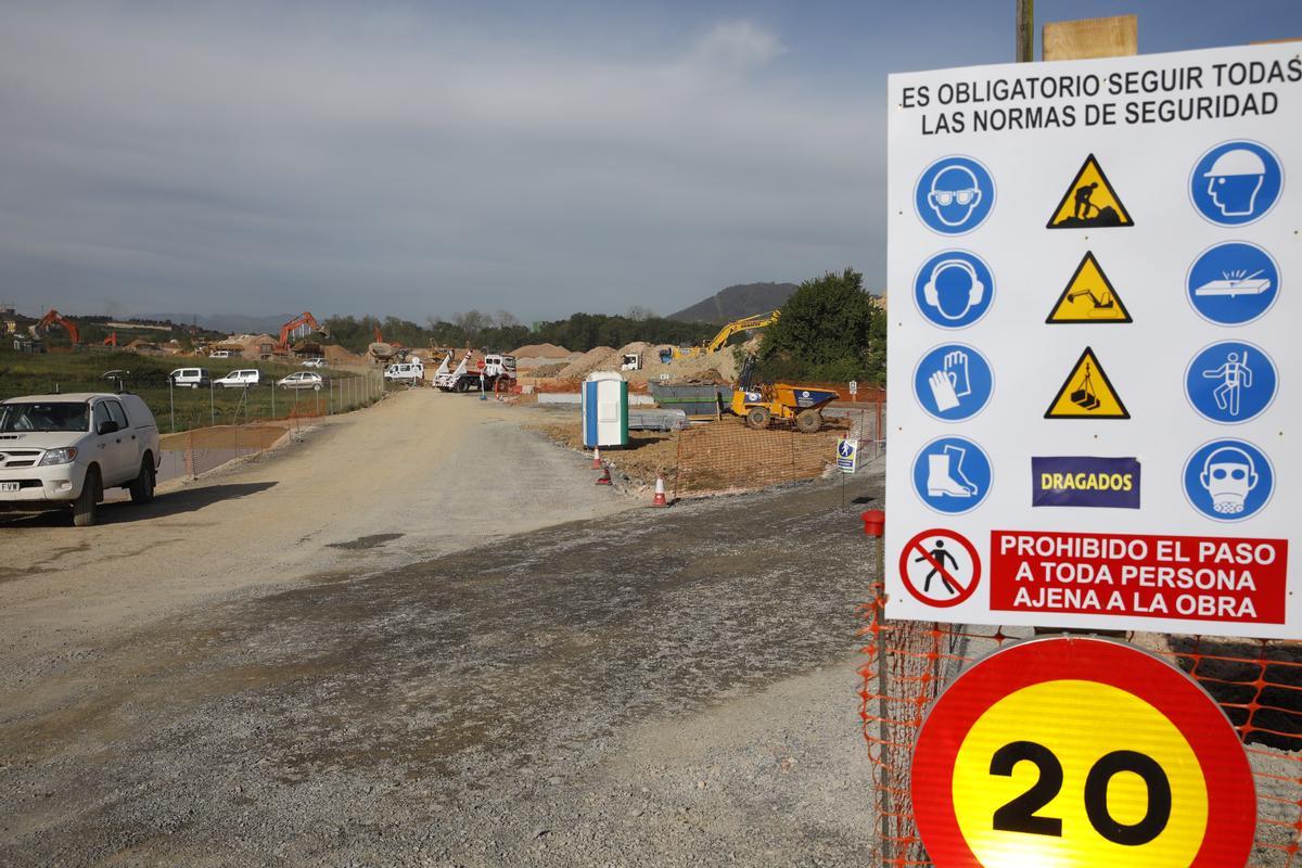 Despliegue y avance de las obras de Amazon en la parcela de Bobes