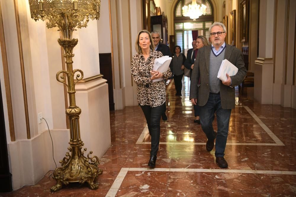 Su dimisión como concejal y portavoz del PSOE se produce un día después de que los militantes proclamaran a Inés Rey candidata a la Alcaldía.