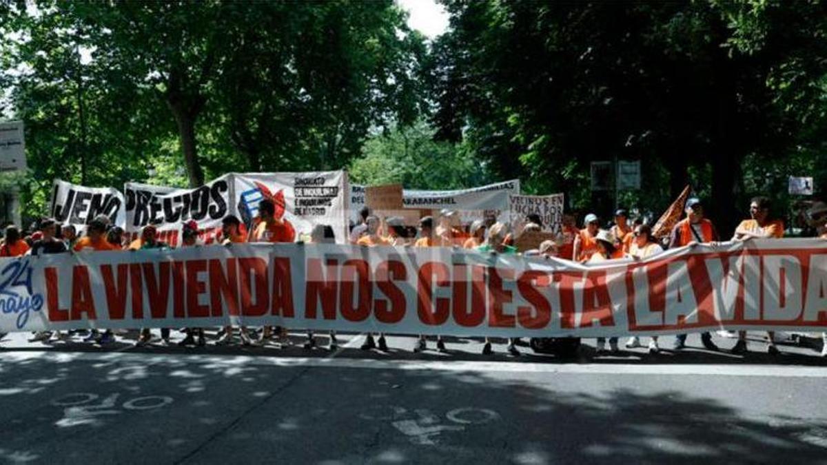 Sindicatos y vecinos vuelven a las calles de Madrid en defensa de una vivienda "digna"