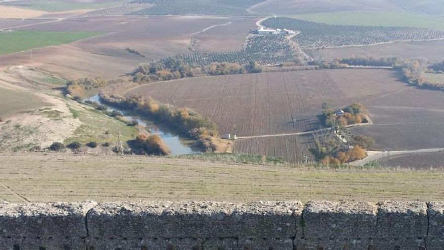 Los regantes dan tres meses para reactivar la presa de San Calixto
