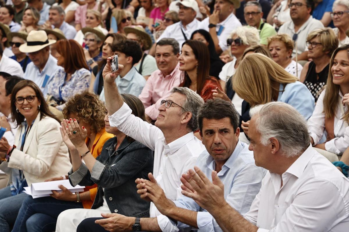 Acto de campaña del PP por las elecciones europeas en el anfiteatro del Parque de Cabecera