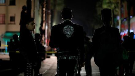 Sicarios disfrazados de mariachis asesinan a cinco personas en México -  Información