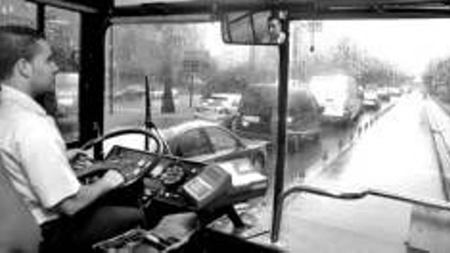 El comercio de Sinforiano Madroñero plantea reducir el horario del carril bus