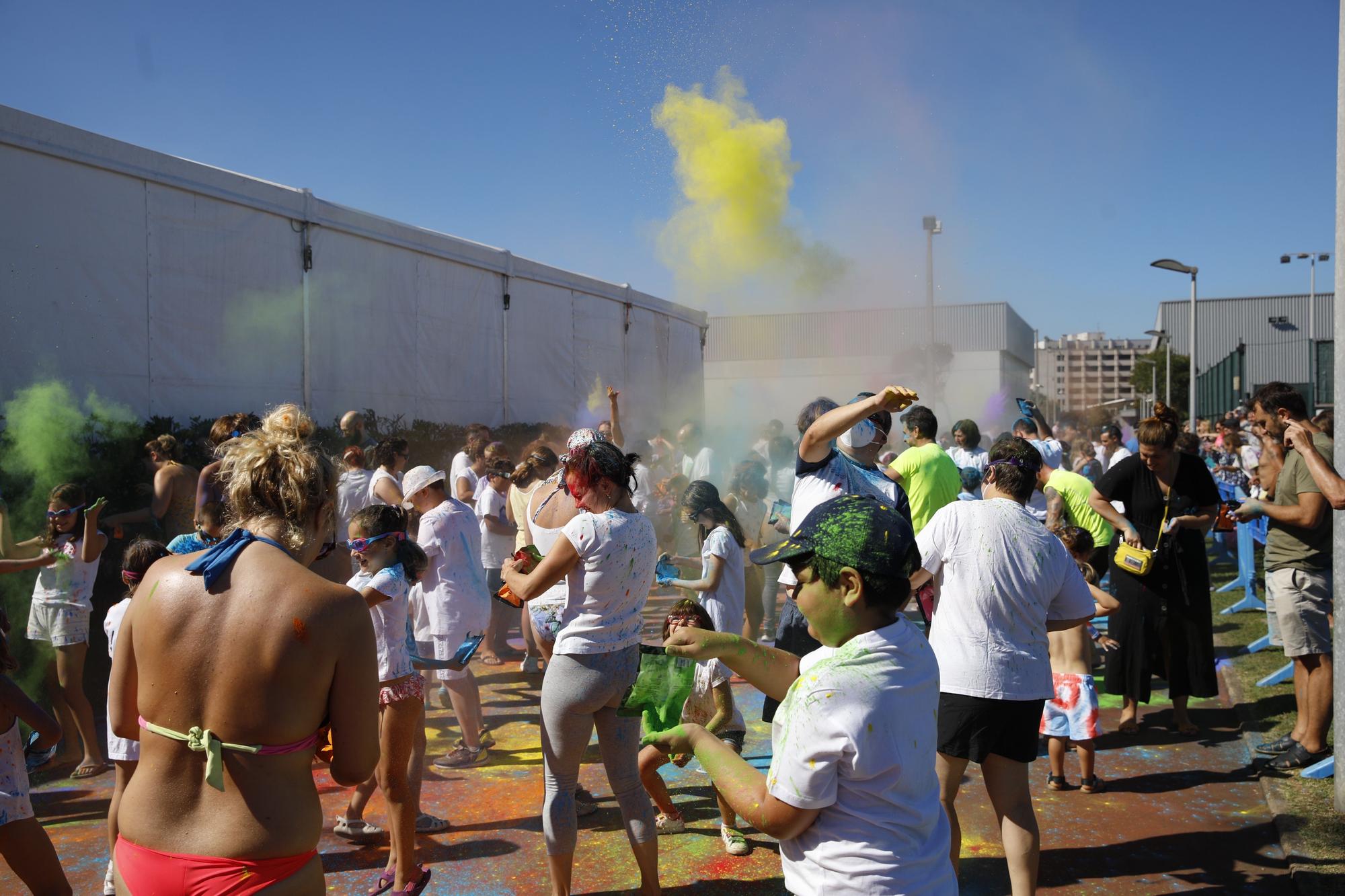 "Holi party" en el club de natación Santa Olaya de Gijón