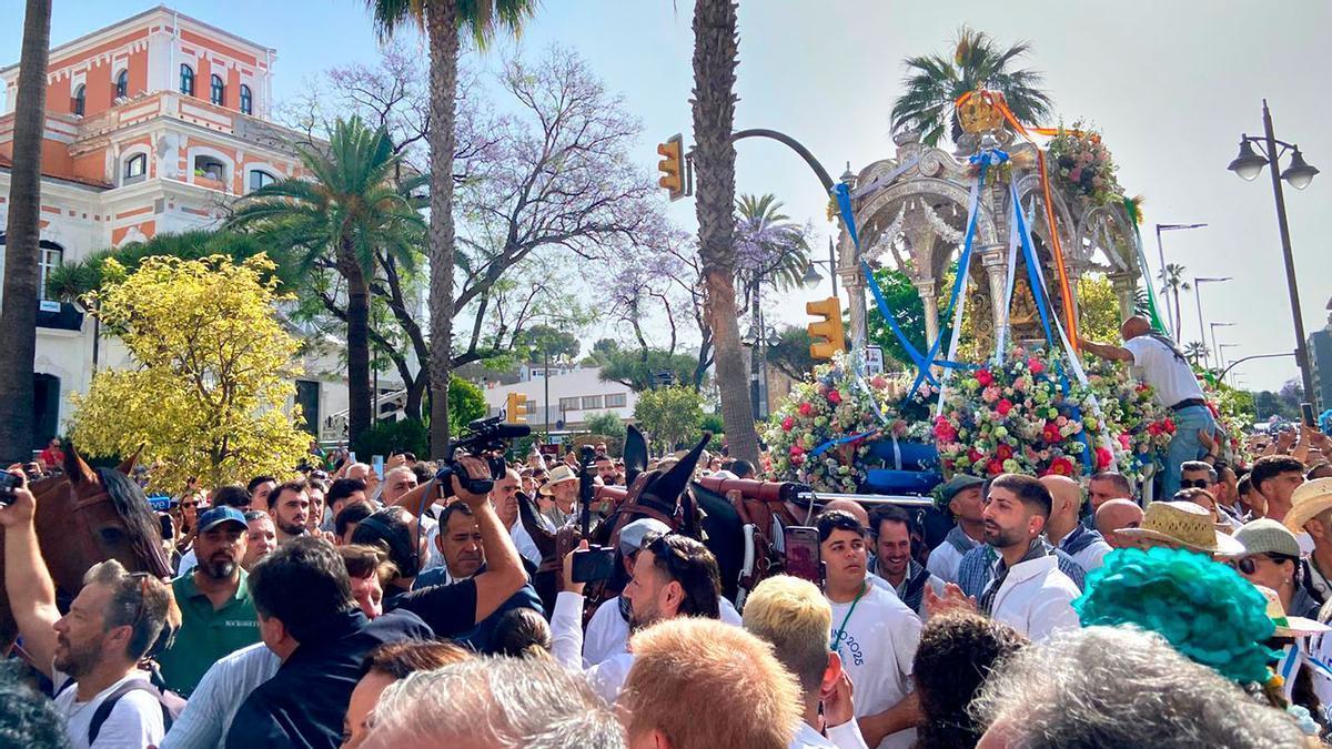 Vídeo | Romería del Rocío 2026. Salida de la Hermandad del Rocío de Huelva